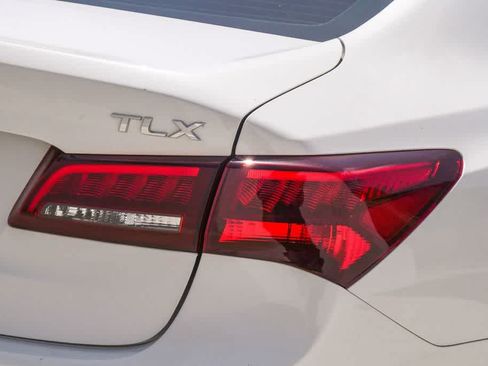 Used 2016 Acura TLX w/ Technology Package FWD image 10