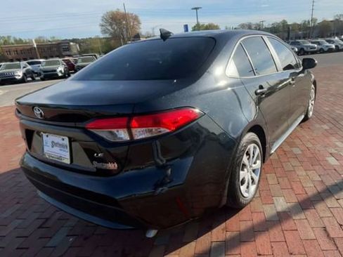Used 2022 Toyota Corolla LE image 9