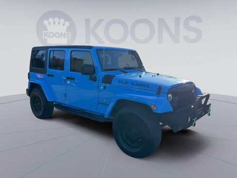 Used 2017 Jeep Wrangler Unlimited Sahara w/ Connectivity Group image 10