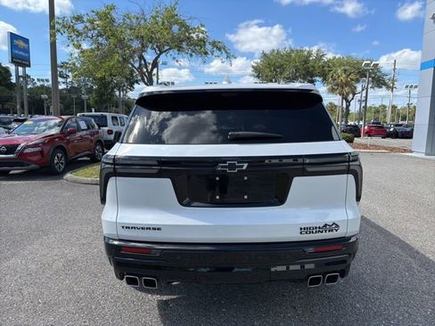 Used 2025 Chevrolet Traverse High Country w/ LPO, Floor Liner Package FWD image 4