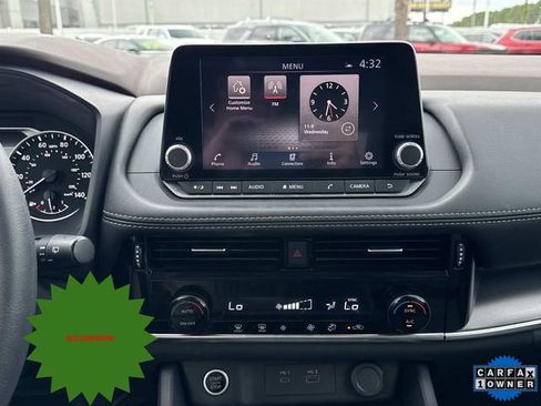 Used 2023 Nissan Rogue SV image 17