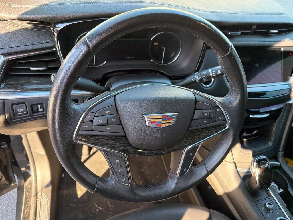 Used 2023 Cadillac XT5 Premium Luxury FWD image 11