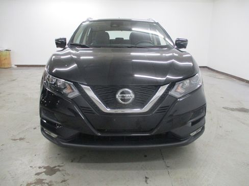 Used 2020 Nissan Rogue Sport SV w/ Technology Package image 2