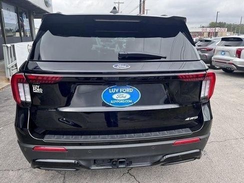 Used 2025 Ford Explorer ST-Line w/ ST-Line Street Pack AWD/4WD image 6