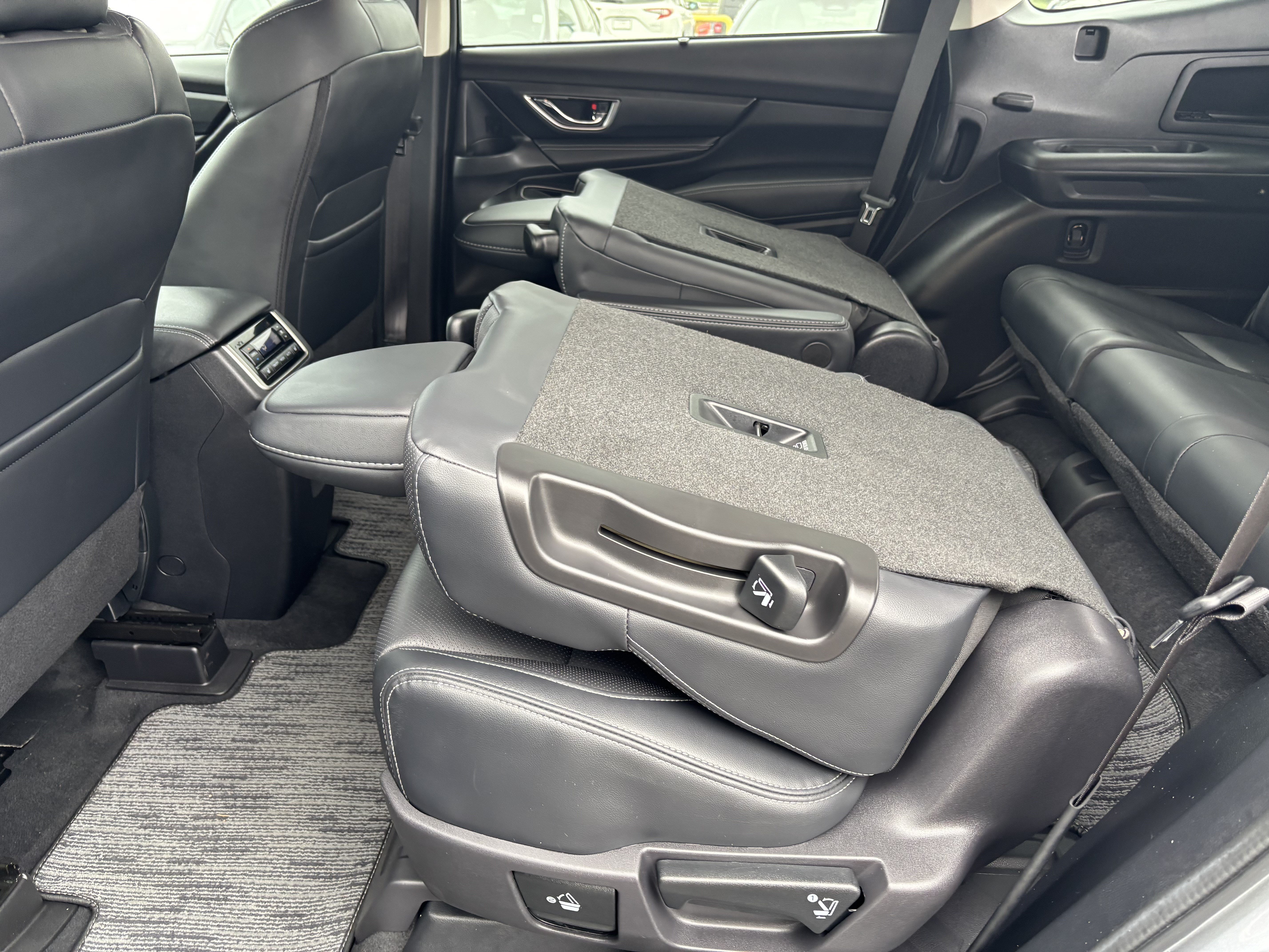 Used 2023 Subaru Ascent Limited AWD/4WD image 25