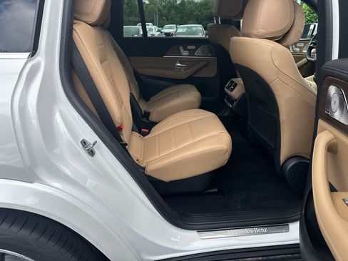 New 2026 Mercedes-Benz GLS 580 4MATIC image 17