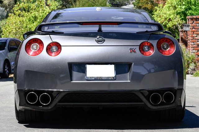 Used 2011 Nissan GT-R Premium AWD/4WD image 7