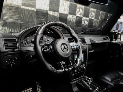 Used 2011 Mercedes-Benz G 550 image 3