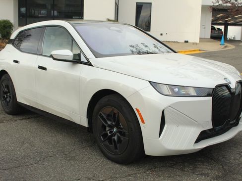 New 2026 BMW iX xDrive45 image 1