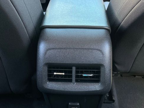 Used 2022 Chevrolet Equinox LS w/ LS Convenience Package image 24