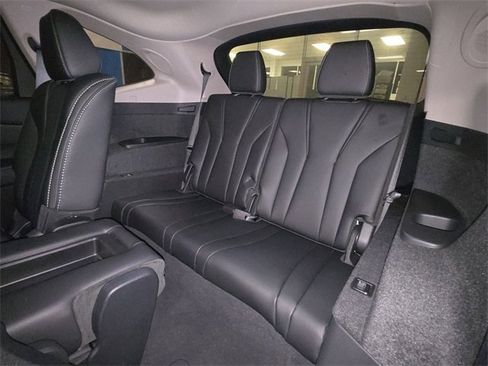 Certified 2025 Acura MDX w/ Technology Package image 24