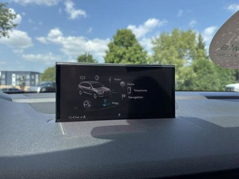 Used 2018 Audi Q7 3.0T Prestige AWD/4WD image 36