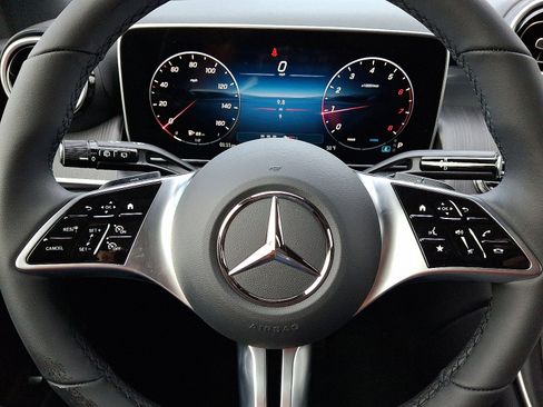 Used 2026 Mercedes-Benz GLC 300 4MATIC image 13
