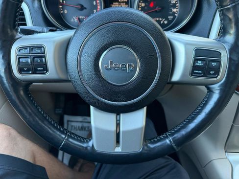 Used 2011 Jeep Grand Cherokee Limited w/ Trailer Tow Group AWD/4WD image 16