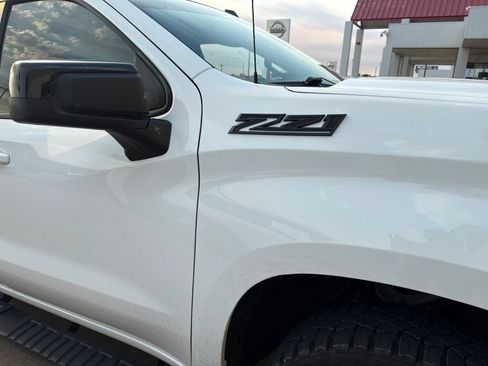 Used 2023 Chevrolet Silverado 1500 RST w/ Z71 Off-Road Package AWD/4WD image 8