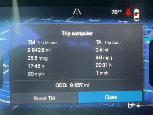 Used 2025 Volvo XC40 B5 Core w/ Climate Package image 10