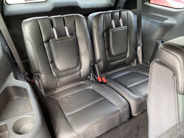 Used 2018 Ford Explorer XLT w/ Equipment Group 202A AWD/4WD image 35