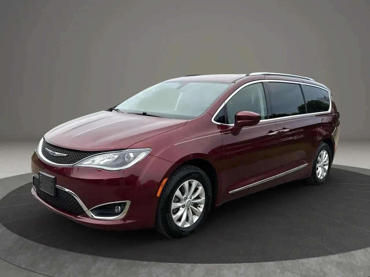 Used 2019 Chrysler Pacifica Touring-L FWD image 1