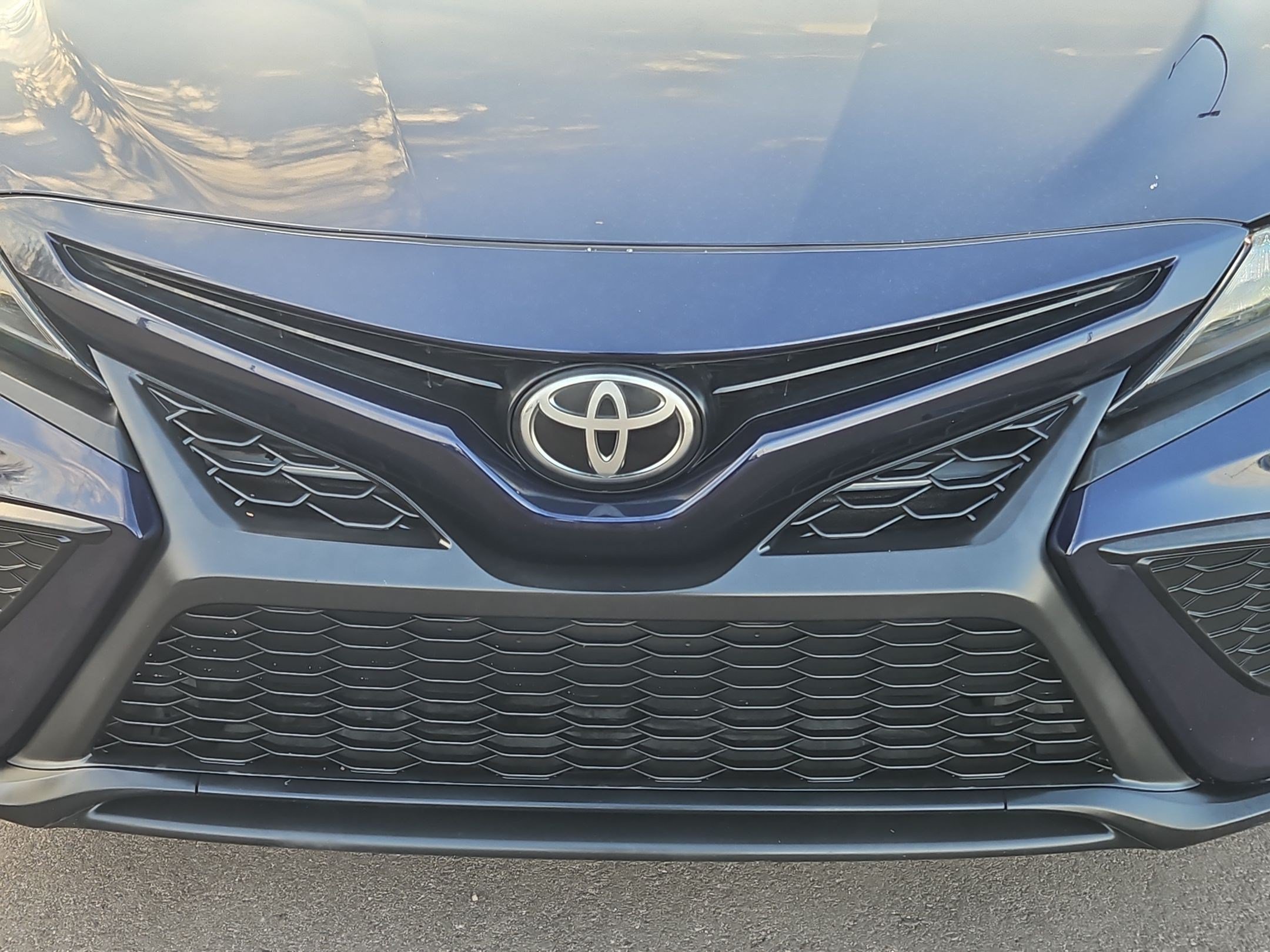 Used 2021 Toyota Camry SE FWD image 9