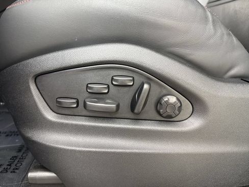 Certified 2023 Porsche Cayenne Turbo AWD/4WD image 40