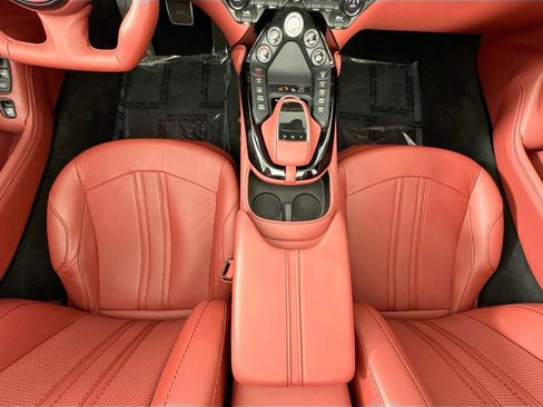 Used 2022 Aston Martin V8 Vantage Roadster image 25