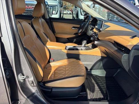 Used 2021 Nissan Sentra SV w/ SV Premium Package image 7