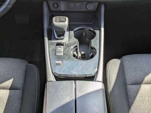 Used 2025 Nissan Rogue SV FWD image 21