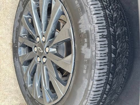 Used 2023 Chevrolet Traverse RS AWD/4WD image 9