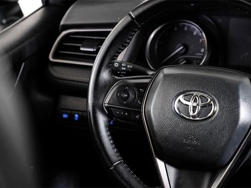 Used 2021 Toyota Camry SE image 13