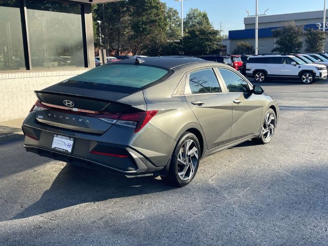 Used 2025 Hyundai Elantra Sport FWD image 6