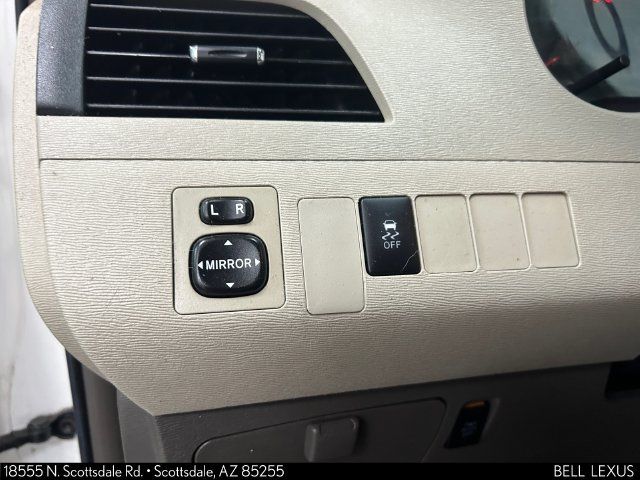 Used 2013 Toyota Sienna LE w/ Towing Pkg FWD image 28