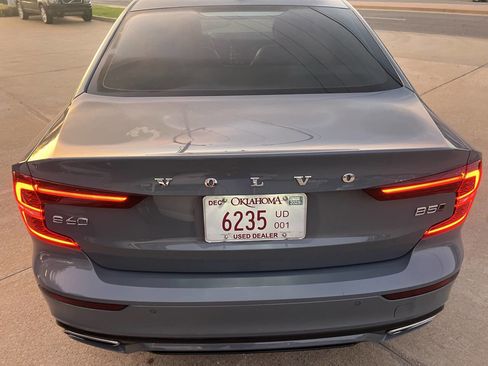 Used 2022 Volvo S60 B5 Momentum image 8