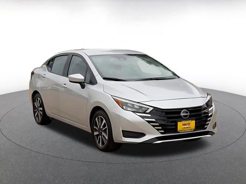 Used 2025 Nissan Versa SV FWD image 3