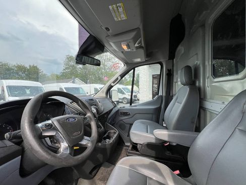 Used 2019 Ford Transit 250 148 High Roof Extended RWD image 4