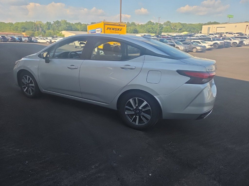 Used 2025 Nissan Versa SV FWD image 5