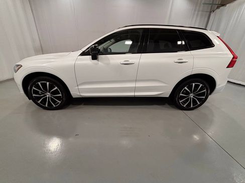 Certified 2025 Volvo XC60 B5 Plus image 9