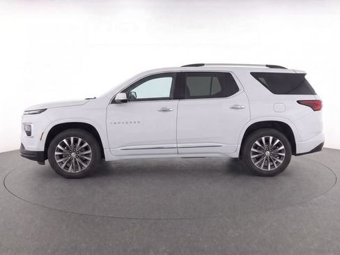 Used 2023 Chevrolet Traverse Premier w/ LPO, Floor Liner Package FWD image 3