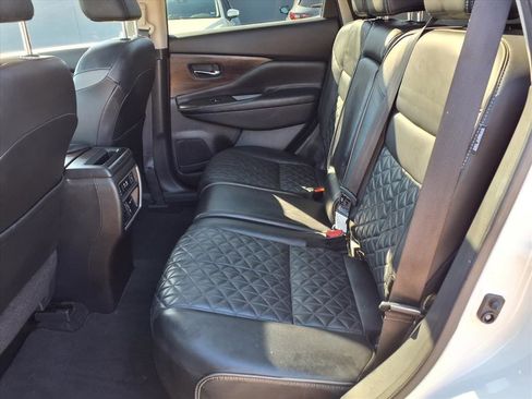 Used 2019 Nissan Murano Platinum image 9