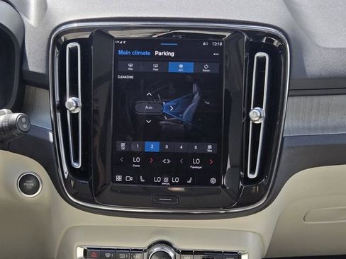 Used 2023 Volvo XC40 B4 Plus w/ Protection Package image 19