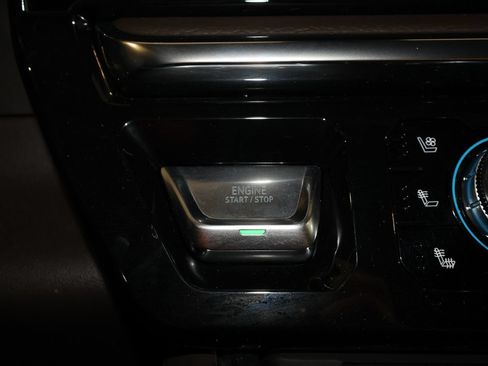 Certified 2025 GMC Sierra 1500 Denali AWD/4WD image 17