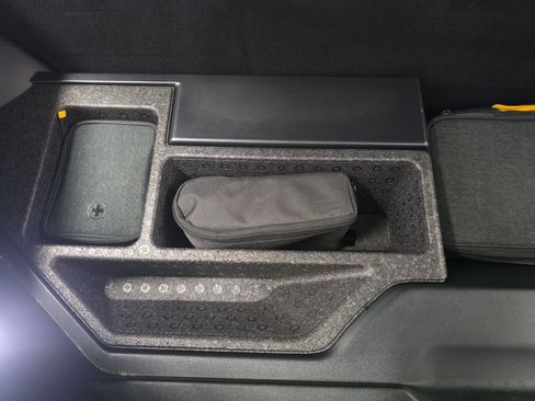 Used 2025 Rivian R1S Adventure Dual AWD/4WD image 34