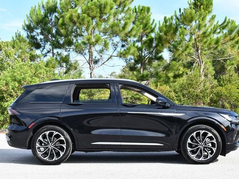 Used 2024 Lincoln Nautilus Reserve w/ Equipment Group 203A AWD/4WD image 35