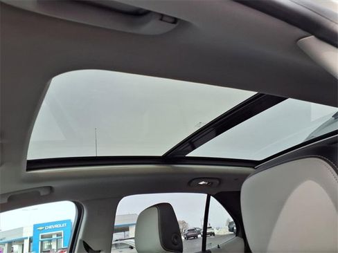 Used 2018 Chevrolet Equinox Premier image 29