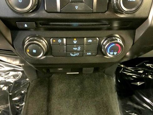 Used 2017 Ford F150 XLT image 14