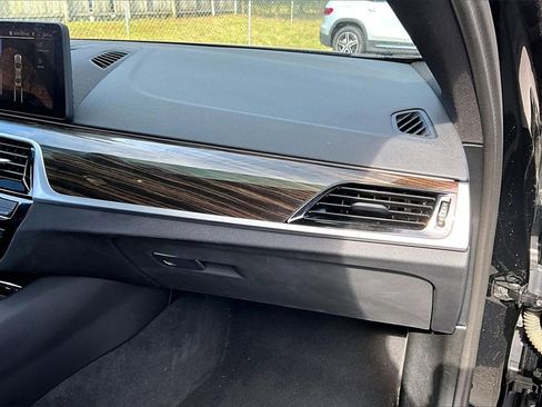 Used 2023 BMW 530i 530i w/ Premium Package image 23