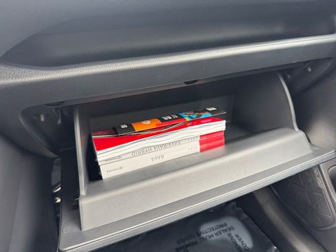 Used 2025 Toyota RAV4 XLE w/ Convenience Package image 27