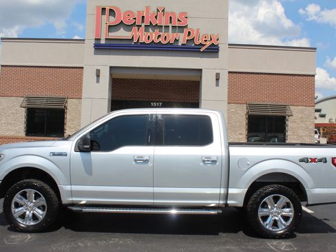 Used 2018 Ford F150 XLT w/ Equipment Group 302A Luxury AWD/4WD image 10