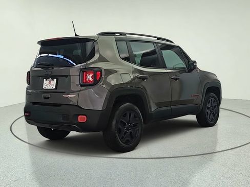 Used 2018 Jeep Renegade Trailhawk AWD/4WD image 6