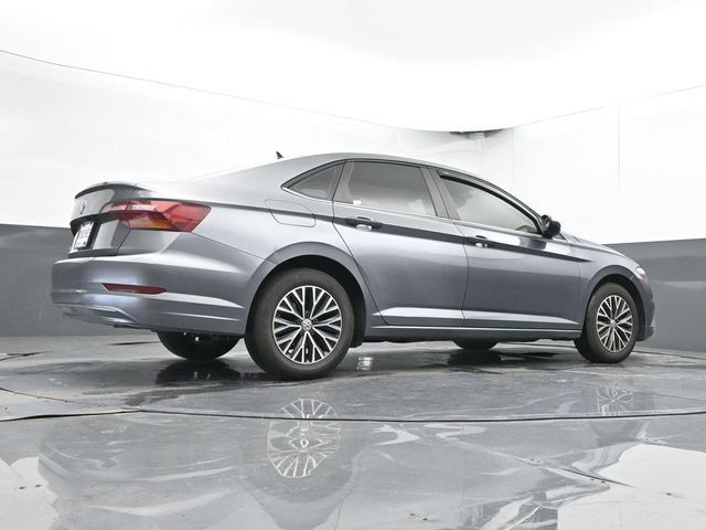Used 2019 Volkswagen Jetta SE w/ Cold Weather Package FWD image 41