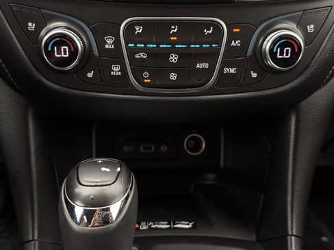 Certified 2019 Chevrolet Equinox Premier FWD image 25